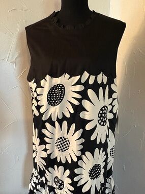 Victoria Beckham Black and White Graphic Floral Dress